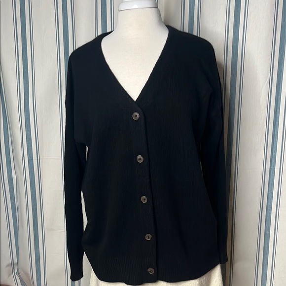 Women's Daisy Floral Cardigan - Cute Button Down Knit Sweater